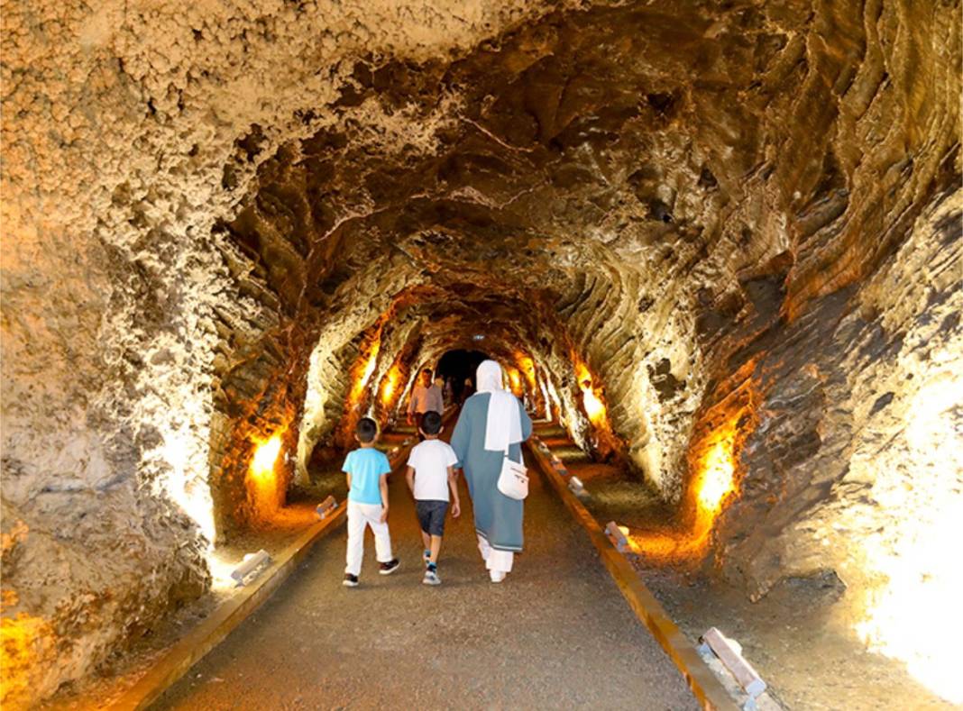 Serinlemek isteyen oraya koşuyor! Yurt içi ve yurt dışından on binlerce ziyaretçi akın ediyor: Yaz kış 12 derece 3